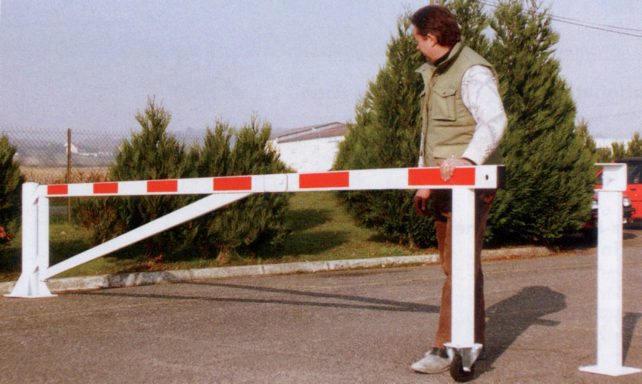 Barriera manuale apertura laterale con ruota